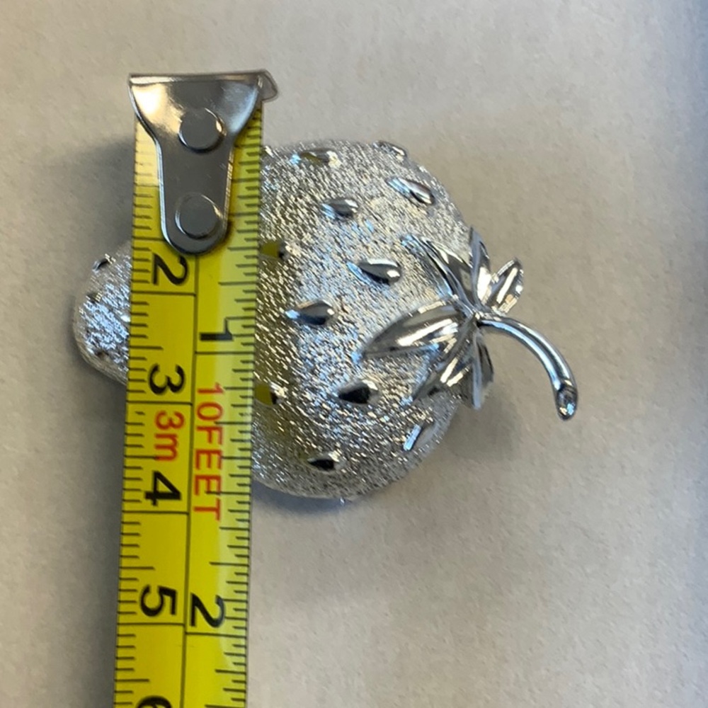 Vintage Sarah Coventry brooch silver strawberry - Picture 5 of 5